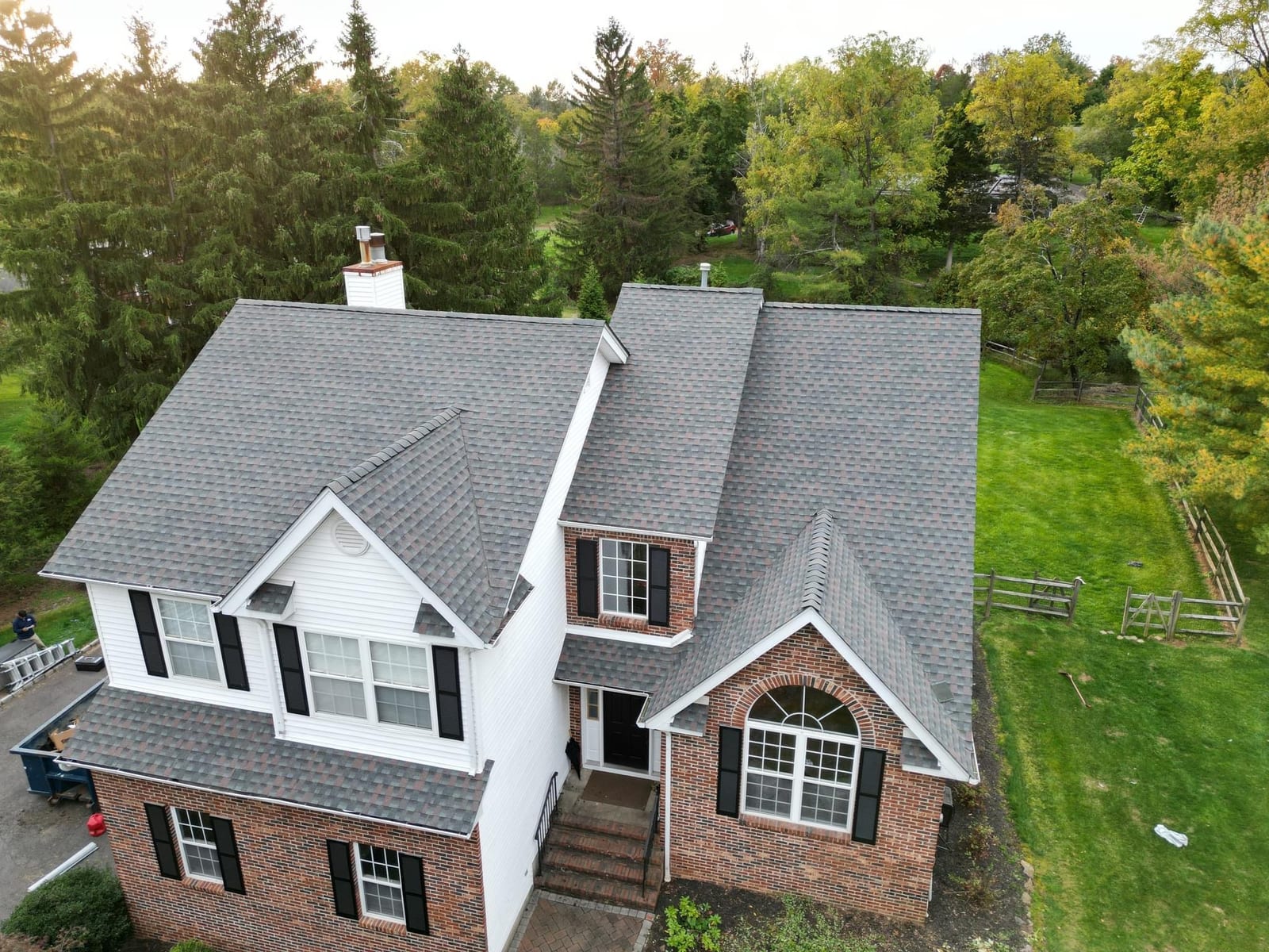Logo of Golden Hammer Roofing & Chimney
